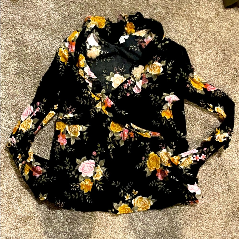 Ruffled long sleeve blouse